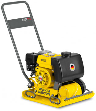 Виброплита Wacker Neuson MP-15 в прокат в Новороссийске. У нас лучшая цена за сутки! Возможность взять в аренду с выгодной скидкой до 40% при экспресс доставке 24/7. И помните, ночью стоимость еще дешевле на 30%! #арендапрокат #виброплита #выгодно